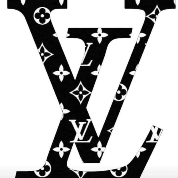 Meet your Posher, Jade - Picture 9 of 16